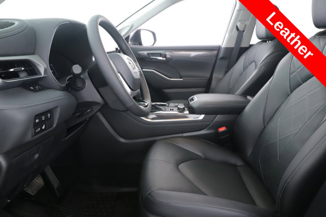 Used 2026 Toyota Highlander Platinum AWD/4WD image 16