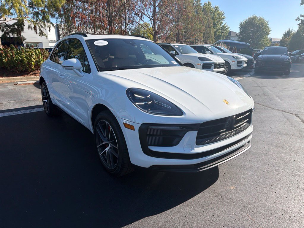 Certified 2026 Porsche Macan S AWD/4WD image 9