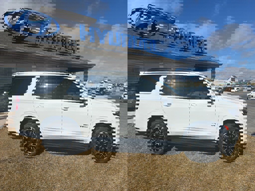 Used 2021 Chevrolet Tahoe RST image 2