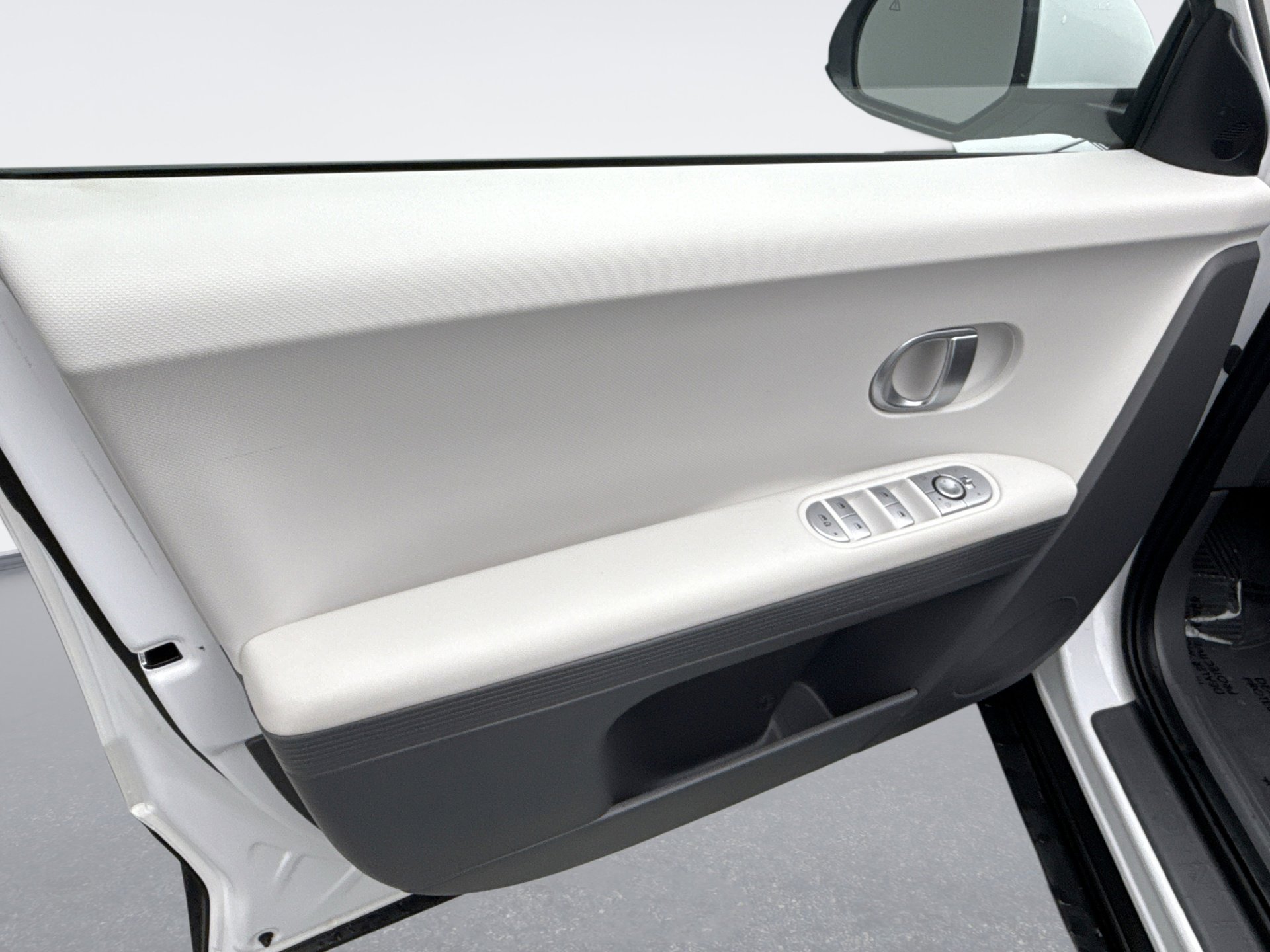 Used 2022 Hyundai Ioniq 5 SE image 9