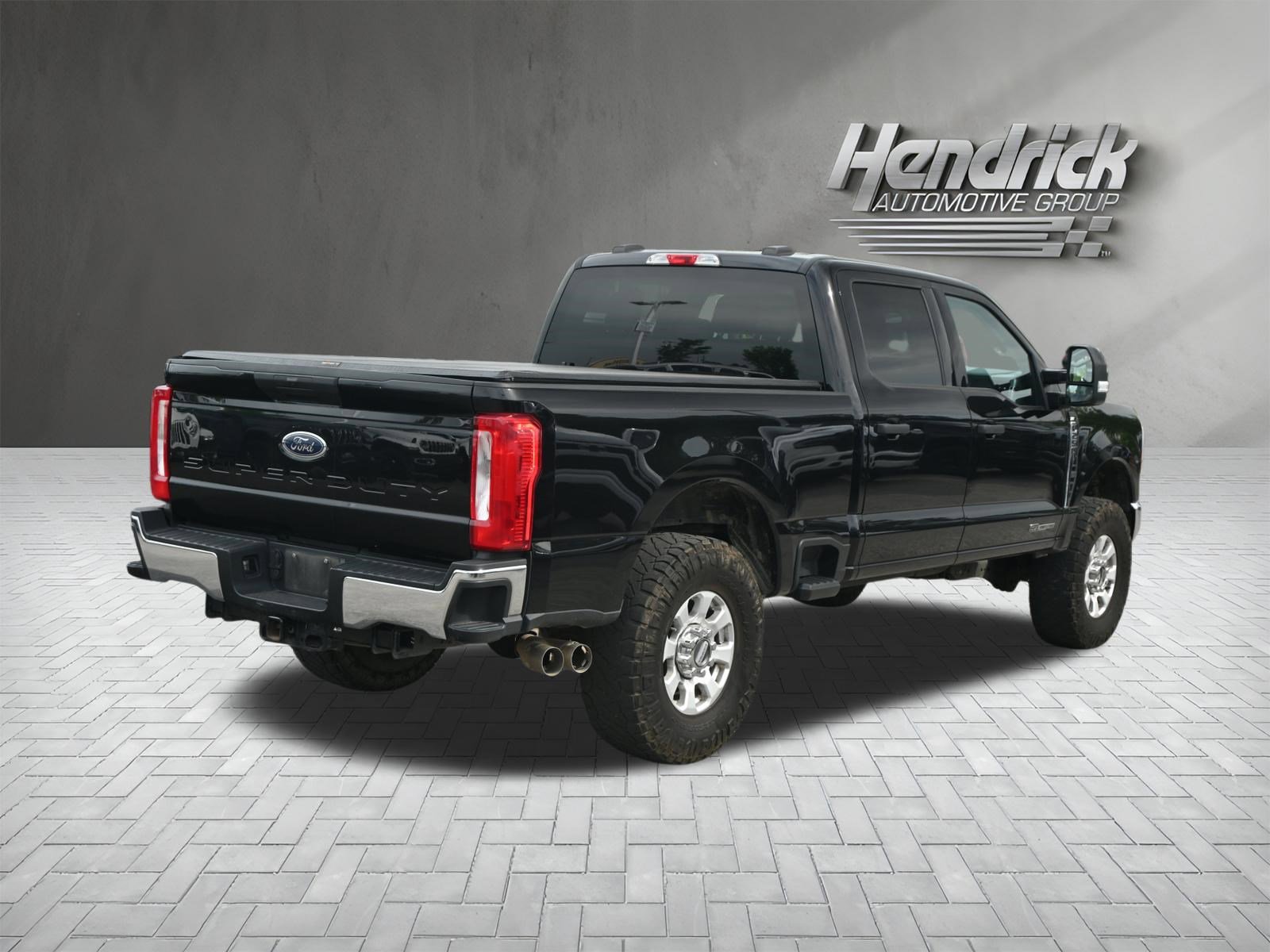 Used 2023 Ford F250 XLT AWD/4WD image 9