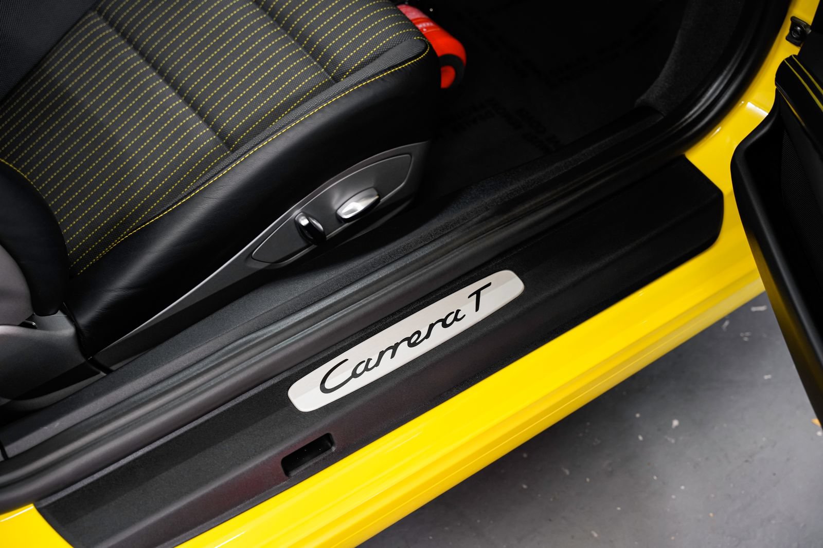 Used 2018 Porsche 911 Carrera T RWD image 26