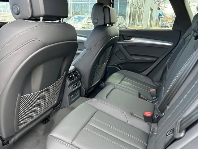 Used 2025 Audi Q5 2.0T Premium Plus w/ Premium Plus Package image 12