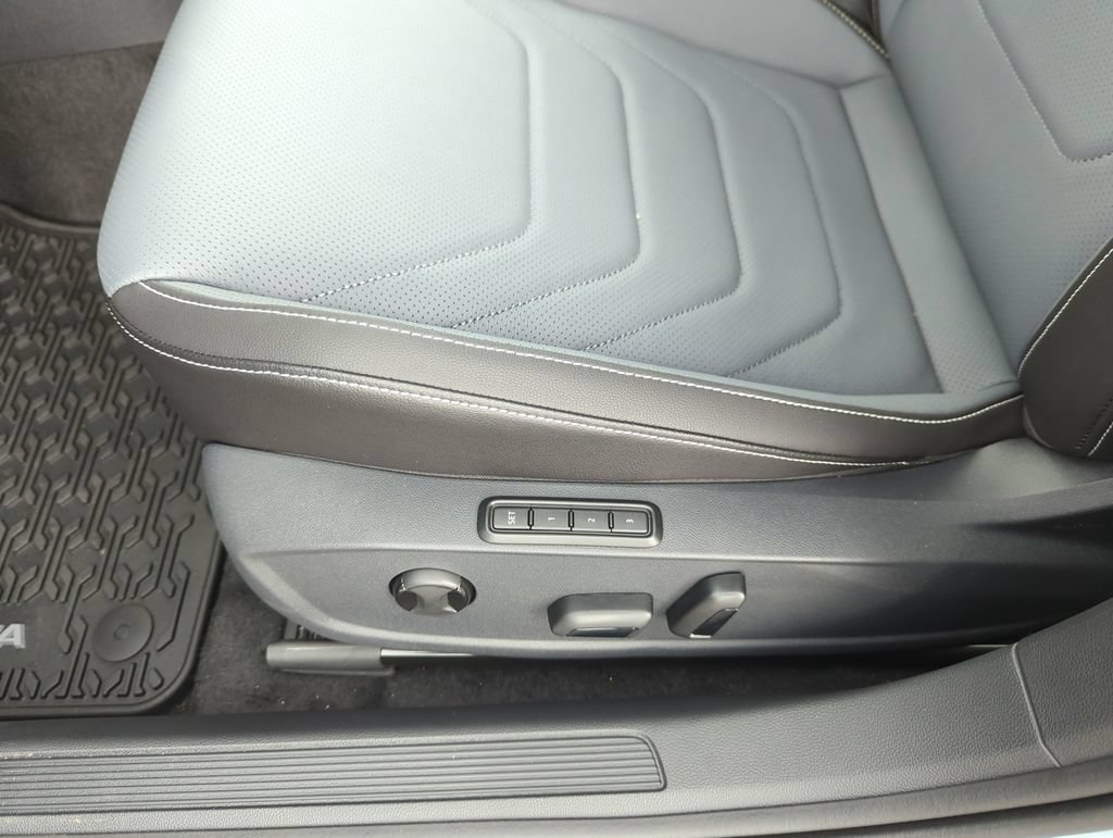 New 2026 Volkswagen Jetta SEL FWD image 29