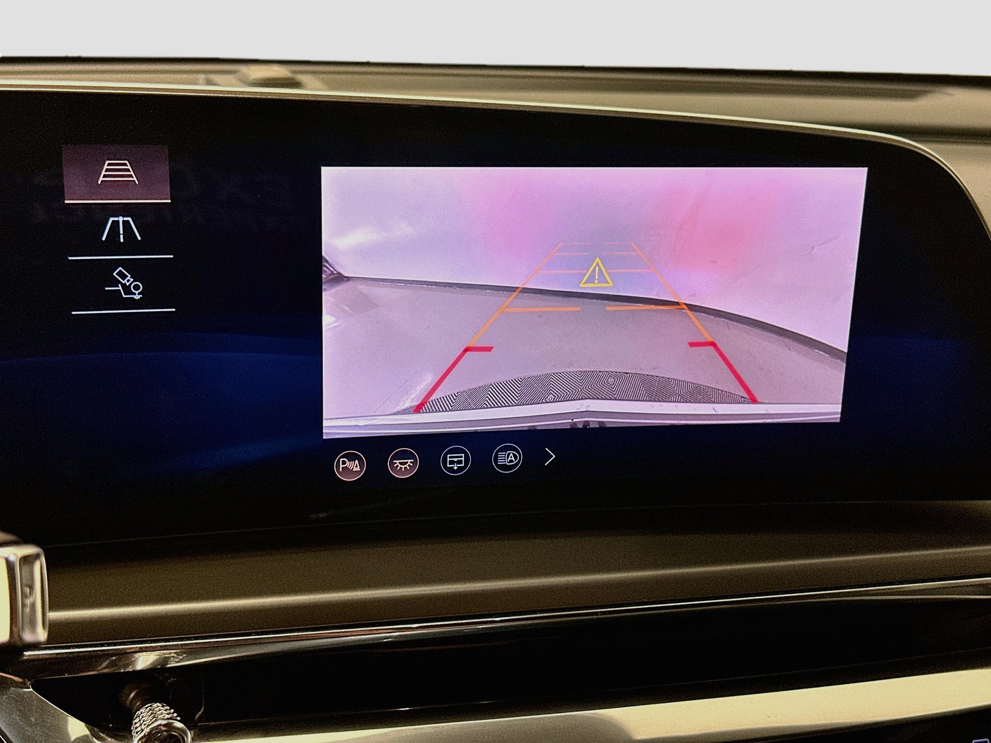 Used 2024 Cadillac Lyriq Tech AWD/4WD image 23
