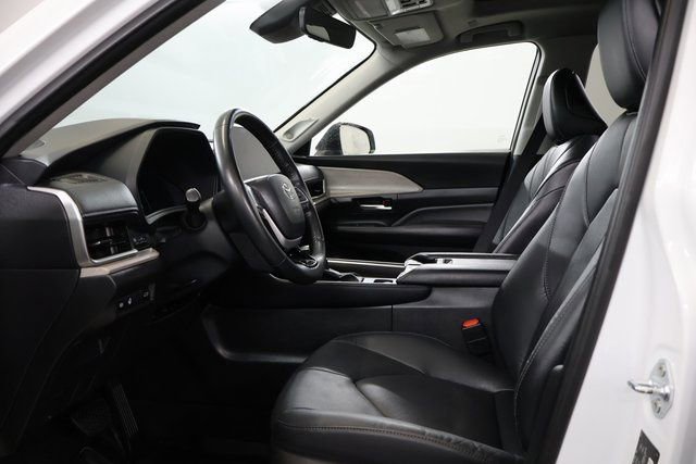 Certified 2024 Toyota Grand Highlander Limited image 12