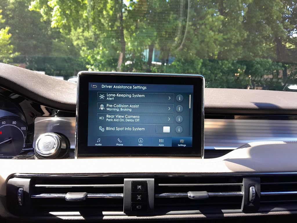 Used 2021 Lincoln Corsair AWD w/ Premium Package image 23