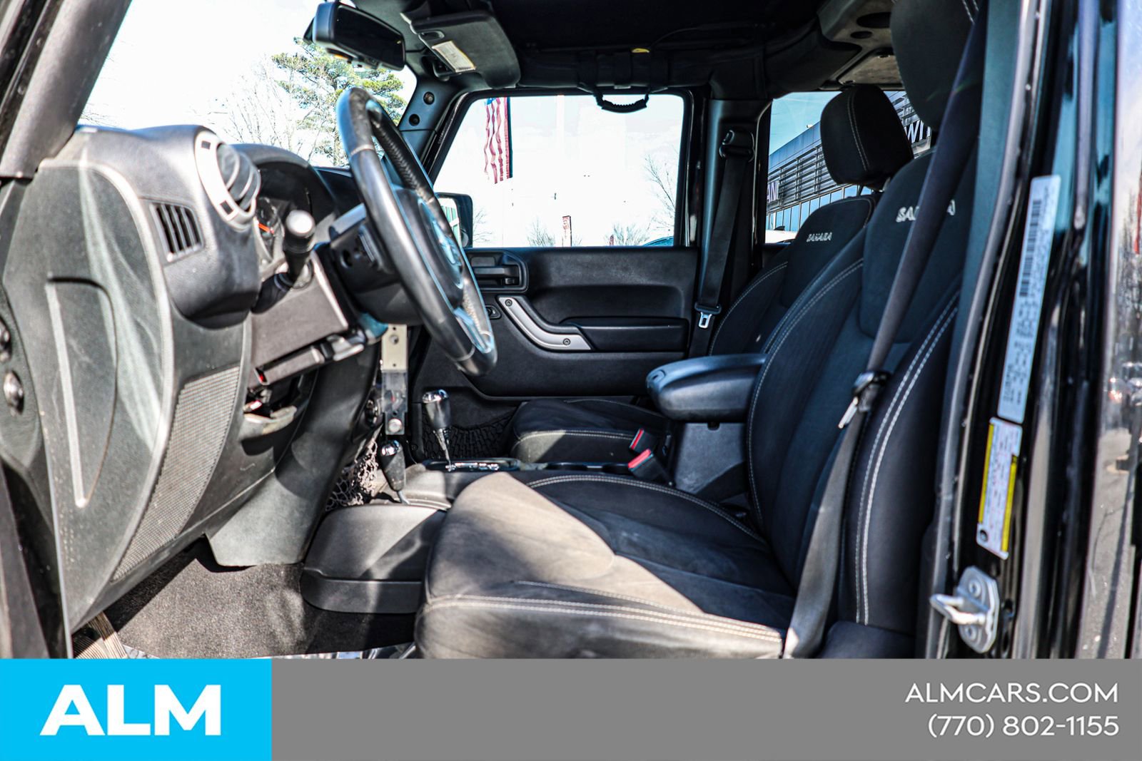 Used 2016 Jeep Wrangler Unlimited Sahara w/ Connectivity Group image 18