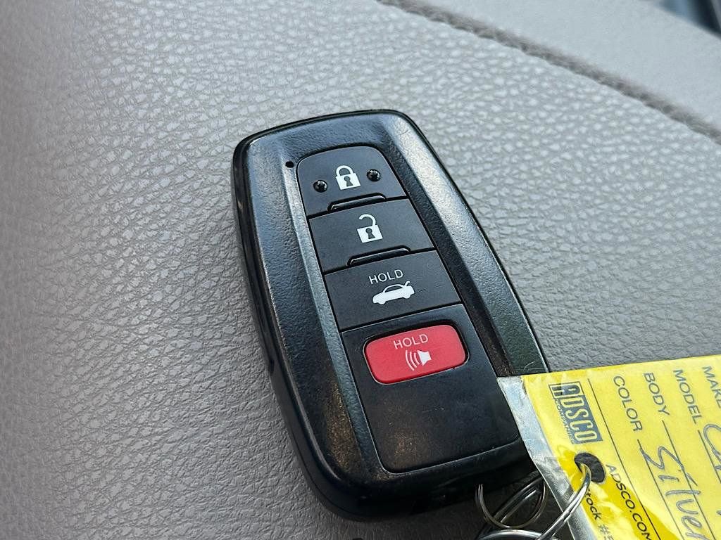 Certified 2019 Toyota Camry XLE FWD image 29