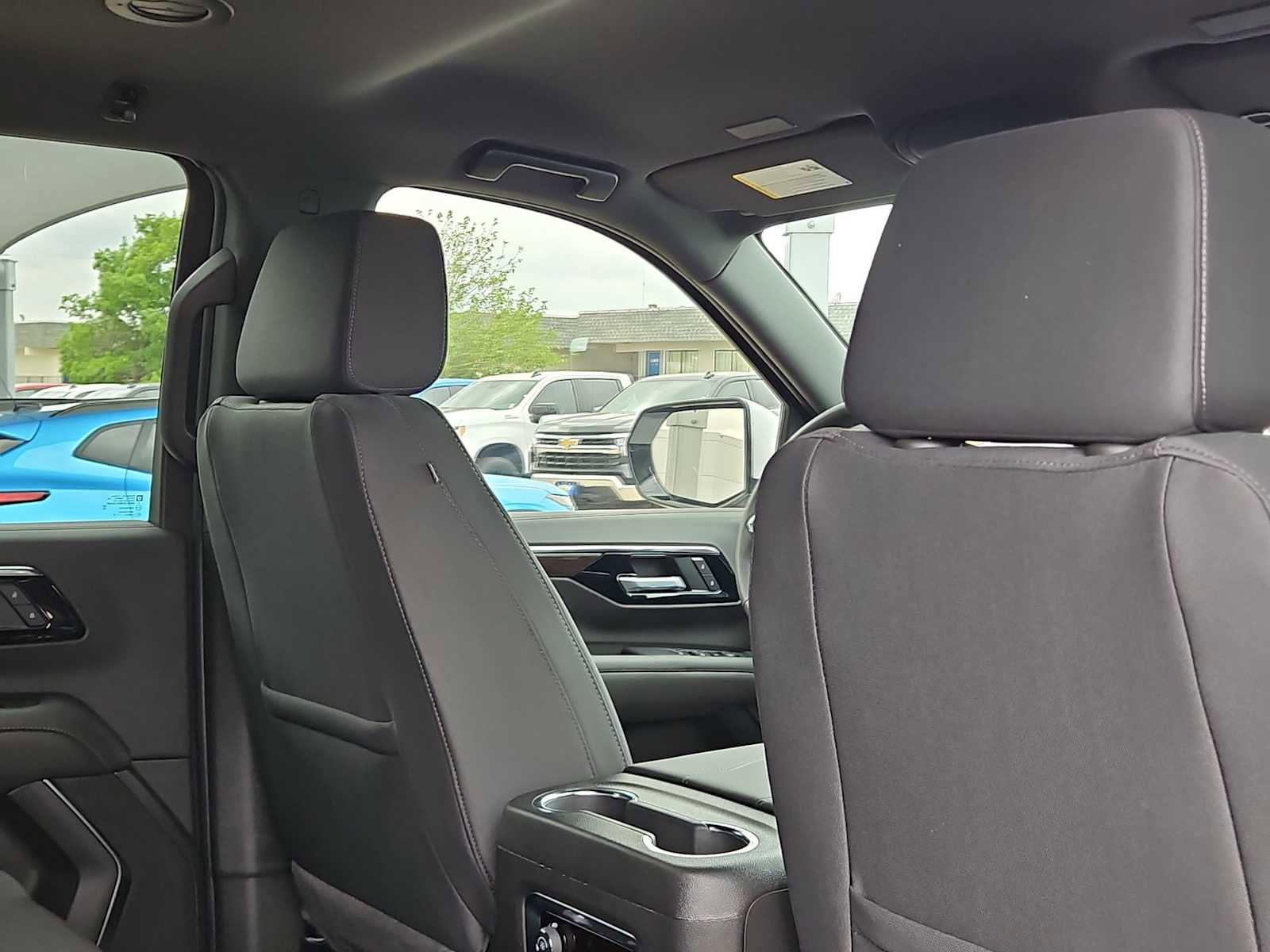 New 2026 Chevrolet Suburban LS RWD image 17
