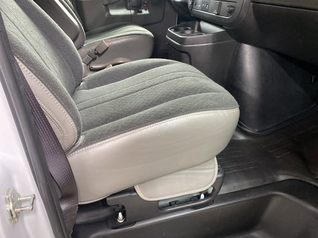 Used 2024 GMC Savana 2500 w/ Driver Convenience Package image 14