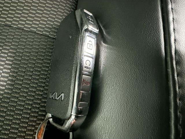 Used 2023 Kia Niro EX Touring image 16