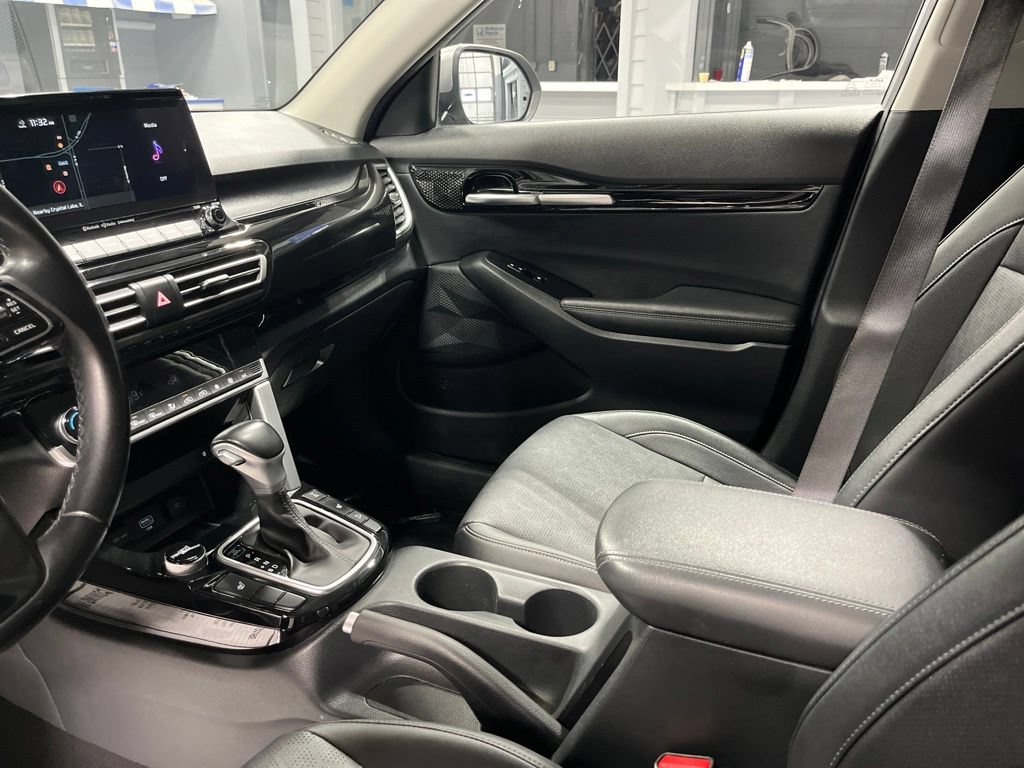 Used 2023 Kia Seltos EX AWD/4WD image 15