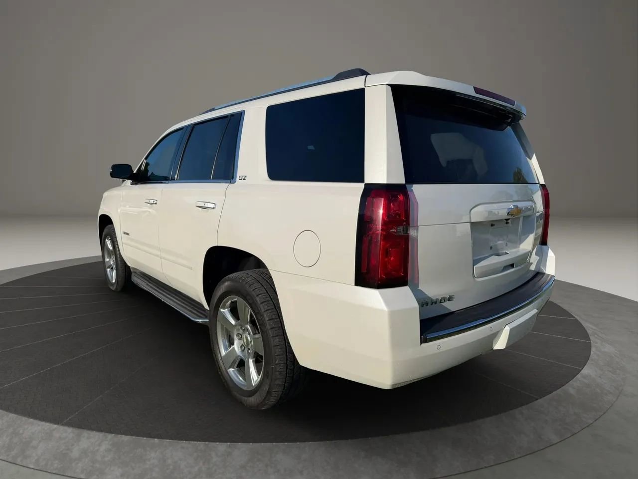 Used 2016 Chevrolet Tahoe LTZ AWD/4WD image 3