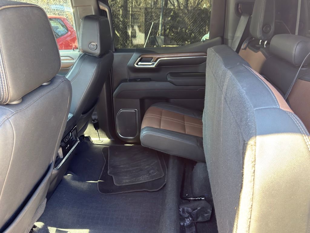 Used 2023 Chevrolet Silverado 1500 High Country w/ Technology Package image 27
