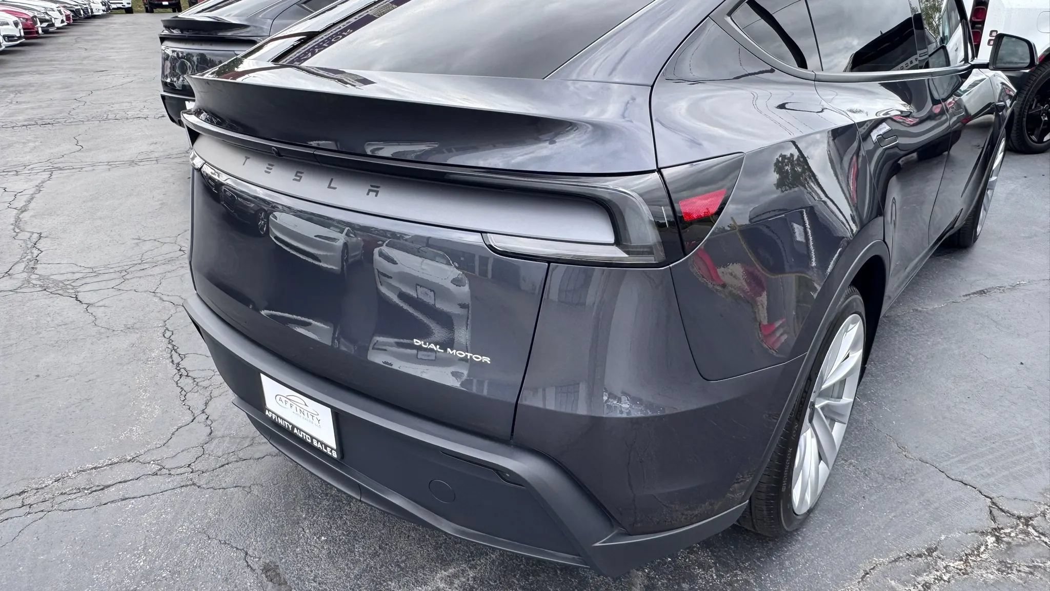 Used 2026 Tesla Model Y AWD image 5