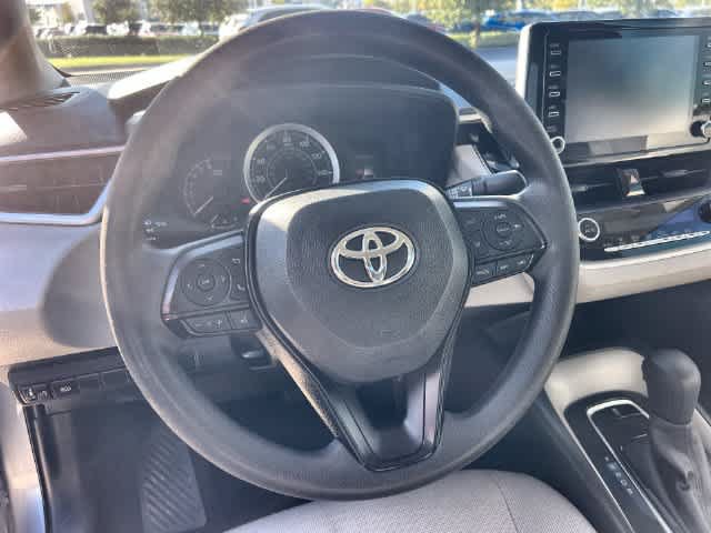 Used 2020 Toyota Corolla LE FWD image 17