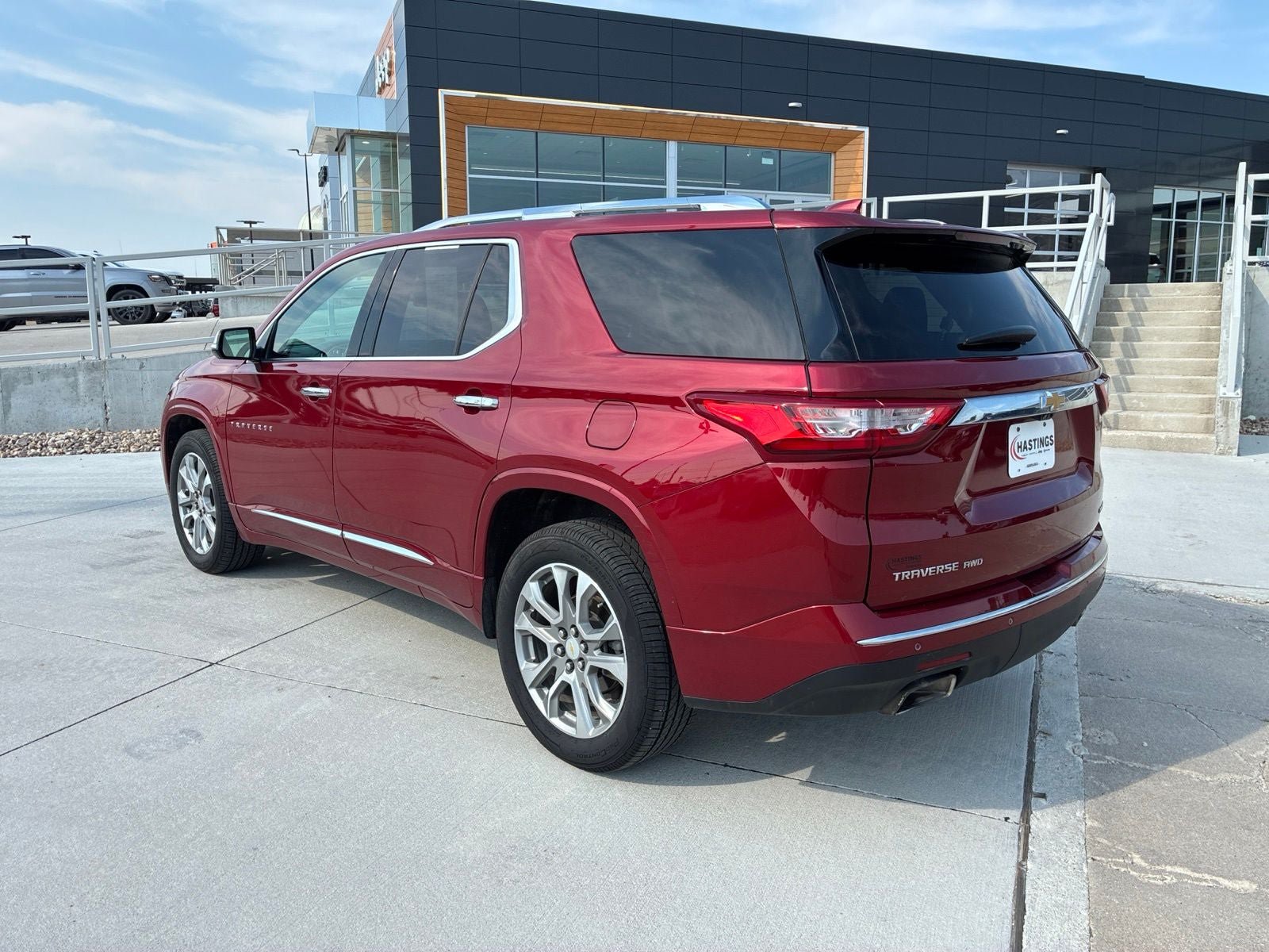 Used 2020 Chevrolet Traverse Premier AWD/4WD image 3