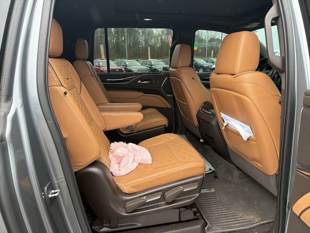 Used 2022 Cadillac Escalade ESV Sport w/ Touring Package image 15