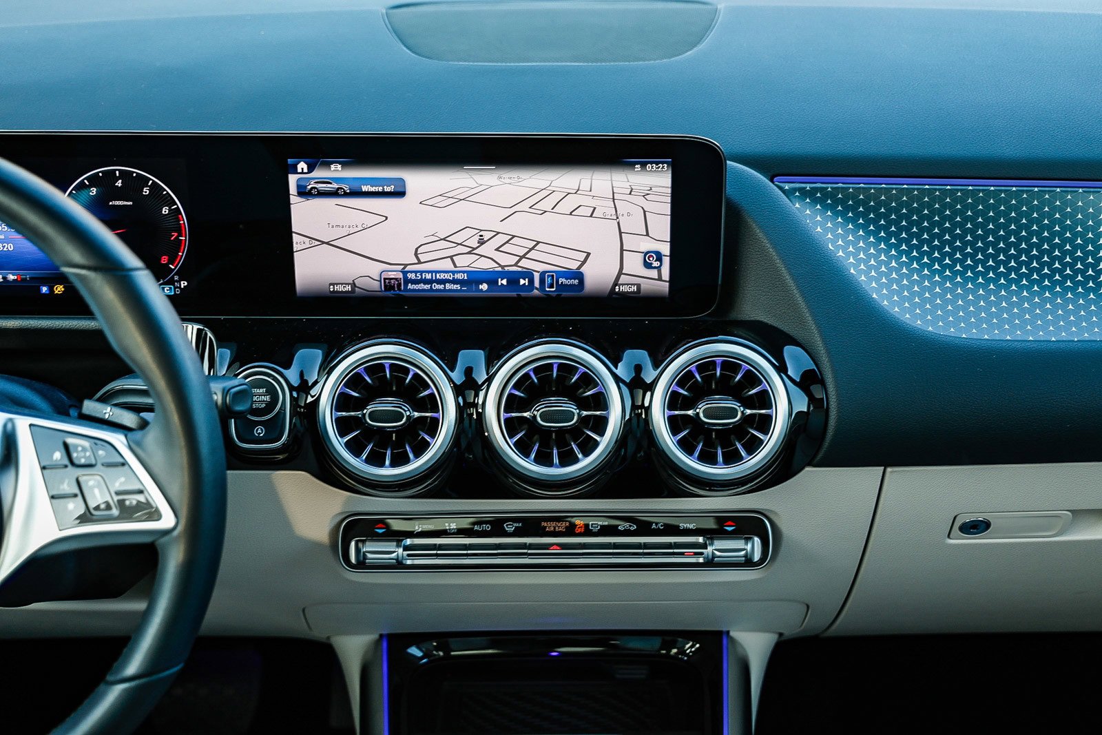 Certified 2025 Mercedes-Benz GLA 250 4MATIC image 11