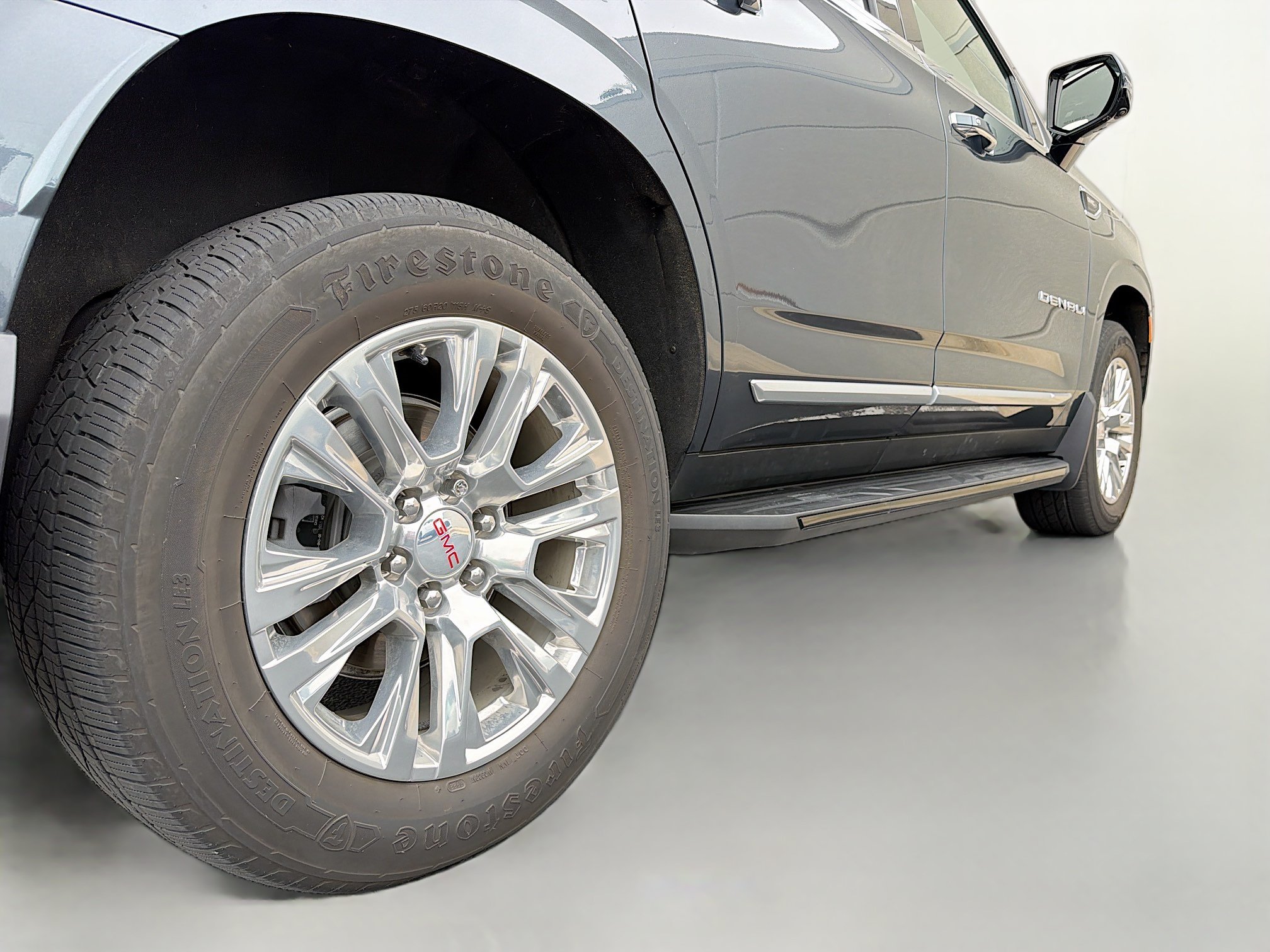Used 2021 GMC Yukon Denali AWD/4WD image 16