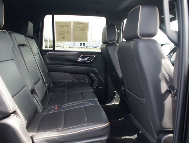 Used 2024 Chevrolet Suburban Premier RWD image 21