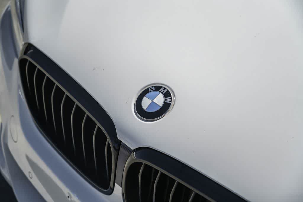Used 2017 BMW 540i RWD video 3