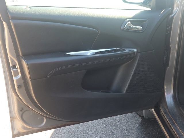 Used 2012 Dodge Journey American Value Package w/ Flexible Seating Group FWD image 23