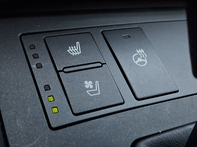 Certified 2025 Lexus IS 350 F Sport AWD/4WD image 21