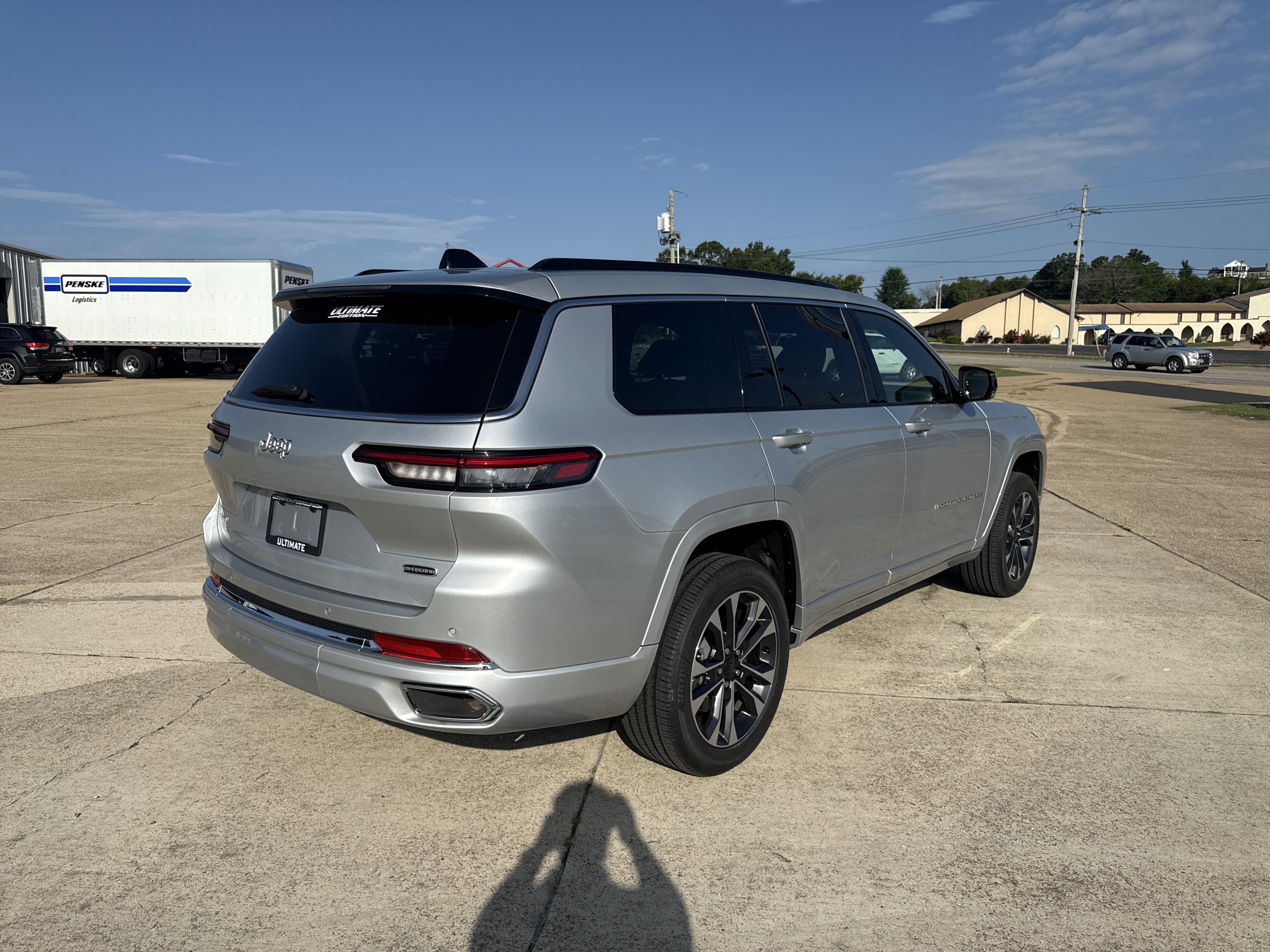 New 2025 Jeep Grand Cherokee L Overland w/ Trailer Tow Package image 7