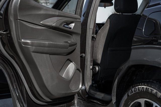 Used 2024 Chevrolet TrailBlazer LT image 32