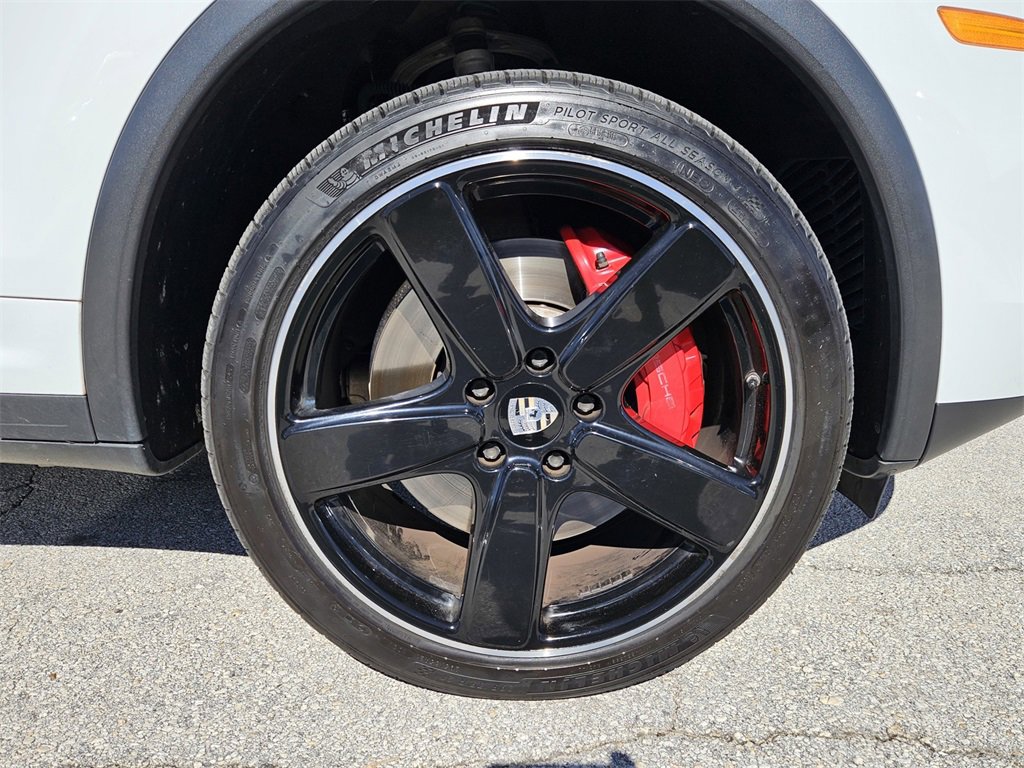 Used 2016 Porsche Cayenne Turbo image 42