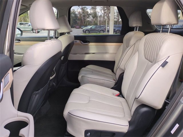 Used 2023 Hyundai Palisade Limited w/ Cargo Package image 11
