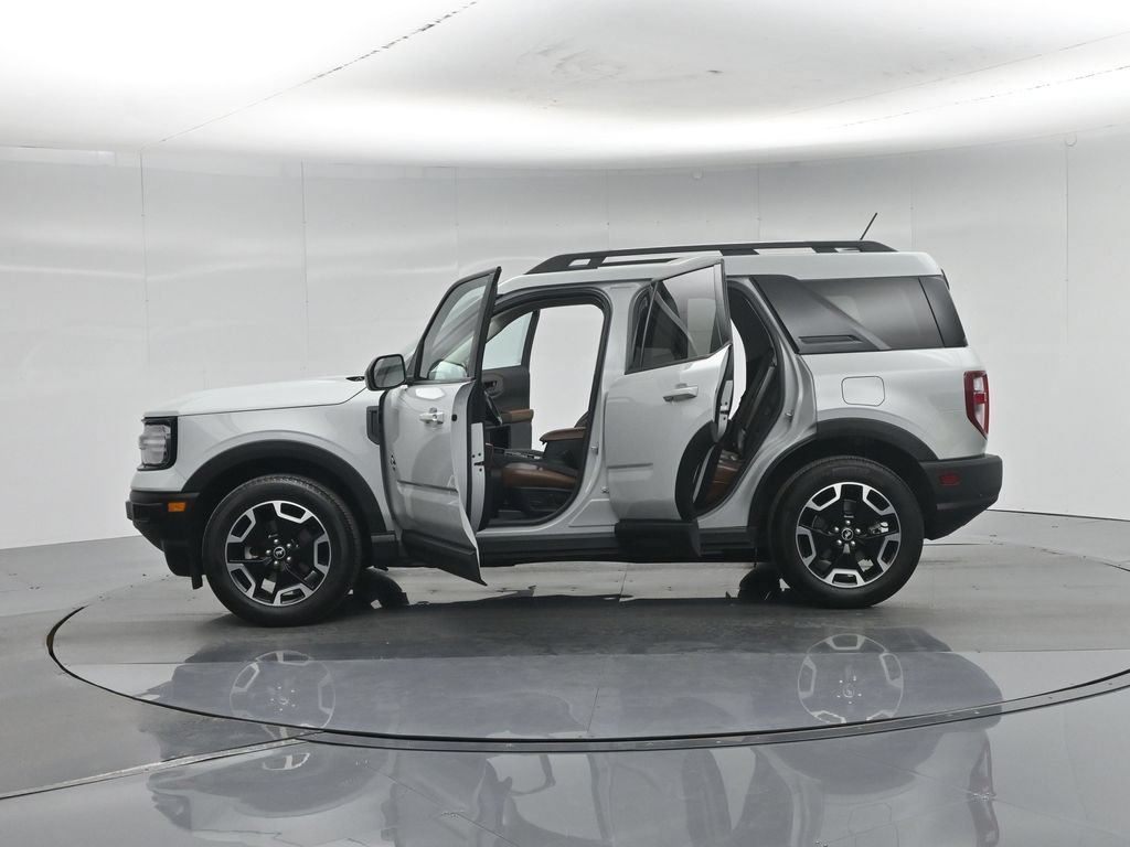 Certified 2023 Ford Bronco Sport Outer Banks w/ Tech Package AWD/4WD image 5