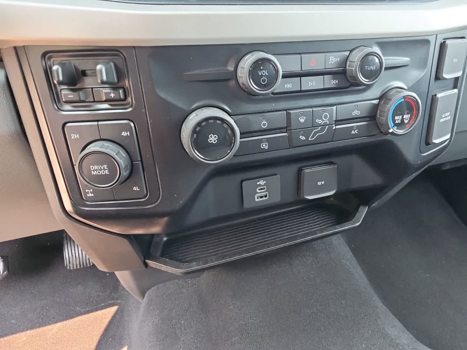 Used 2025 Ford F250 XLT AWD/4WD image 28