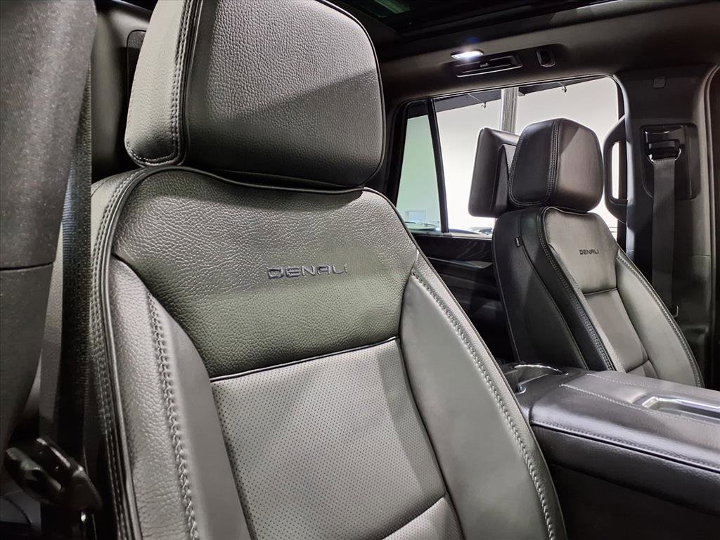Used 2023 GMC Yukon Denali w/ Advanced Technology Package image 22