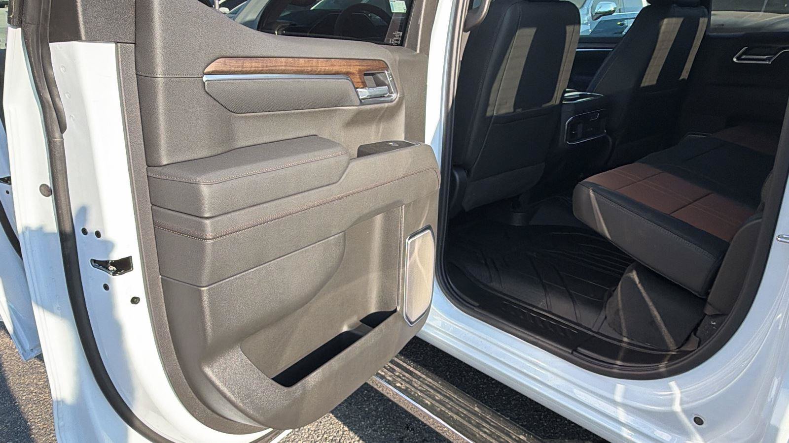 New 2026 Chevrolet Silverado 1500 High Country AWD/4WD image 16