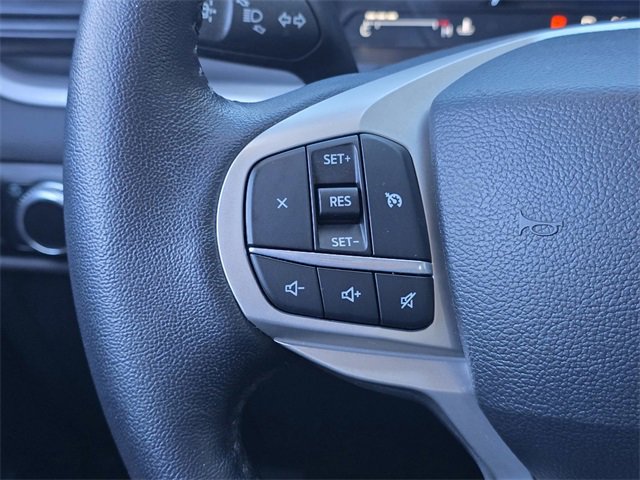 Used 2023 Ford Explorer XLT image 29