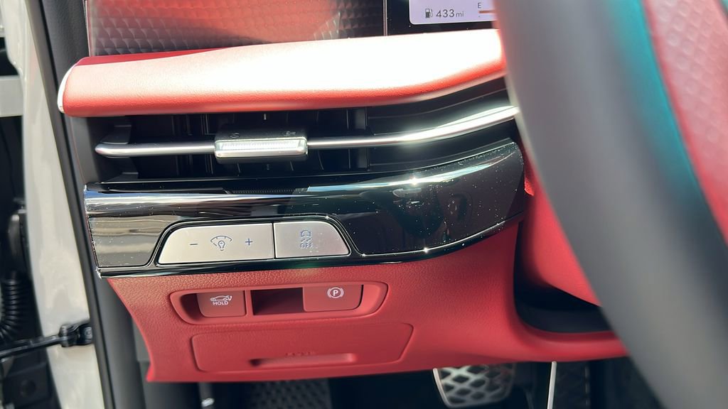 Used 2025 Genesis G80 3.5T Sport image 23