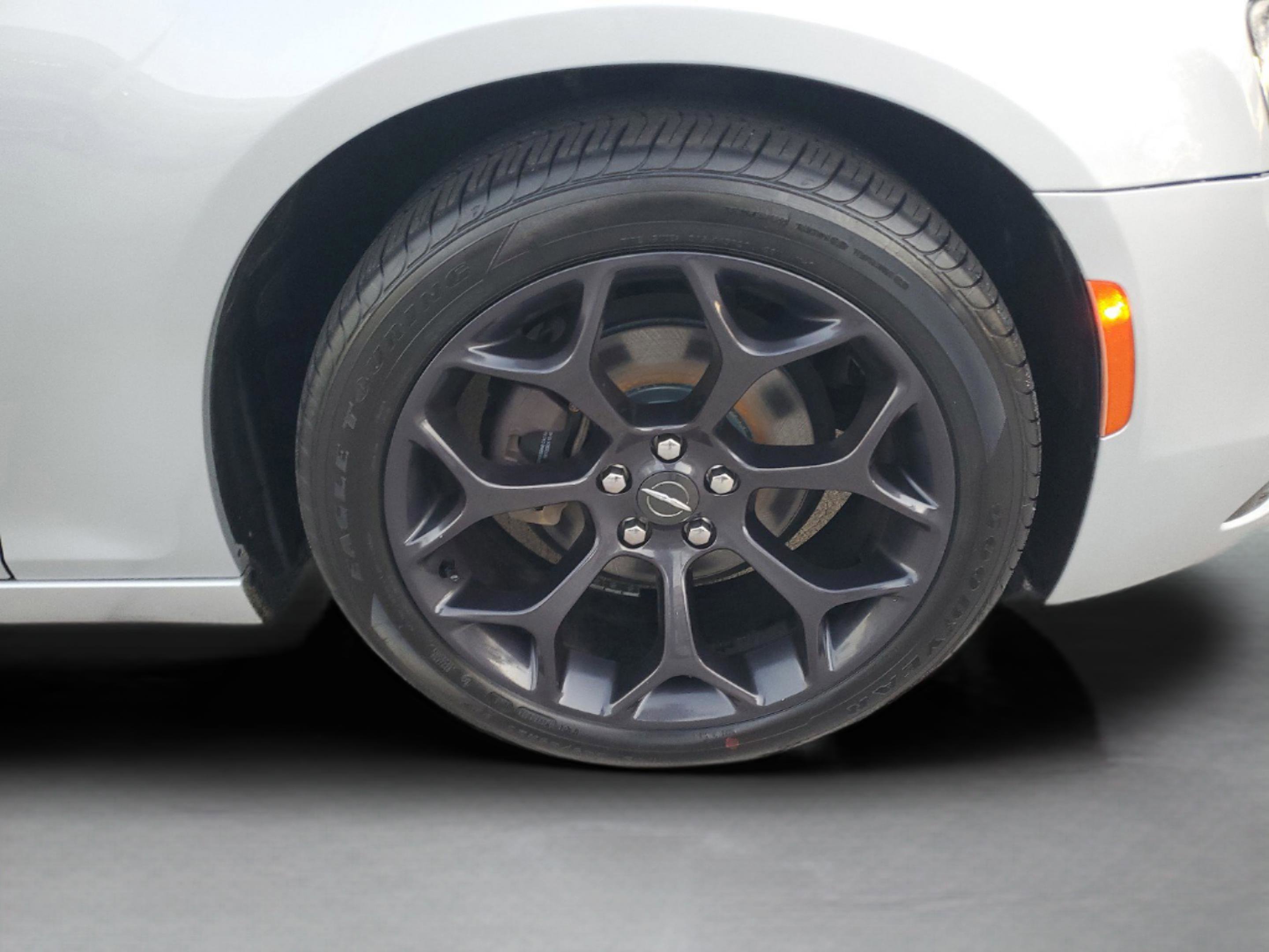 Certified 2020 Chrysler 300 S image 5