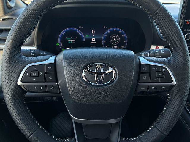 Certified 2026 Toyota Sienna Limited FWD image 25