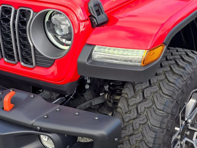 Used 2025 Jeep Gladiator Mojave AWD/4WD image 8