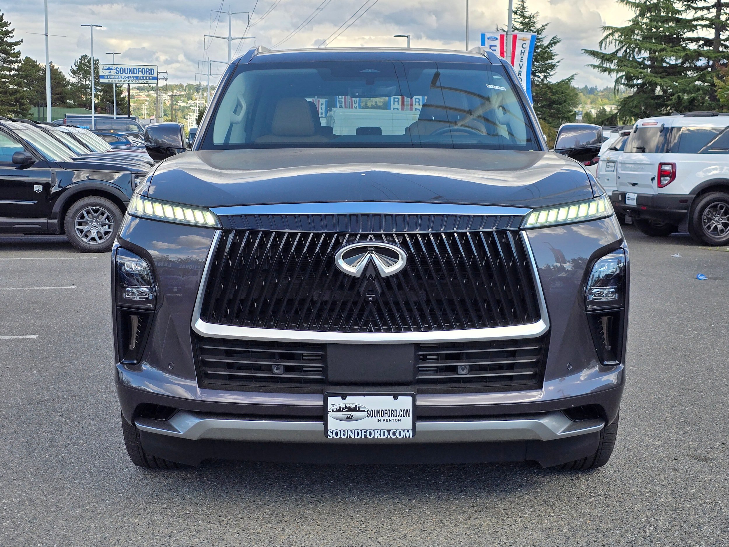 Used 2025 INFINITI QX80 Luxe AWD/4WD image 8
