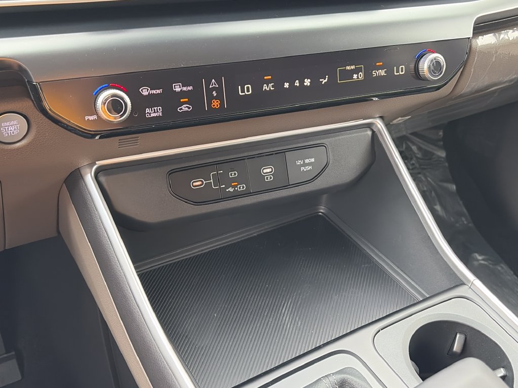 New 2027 Kia Carnival FWD image 22
