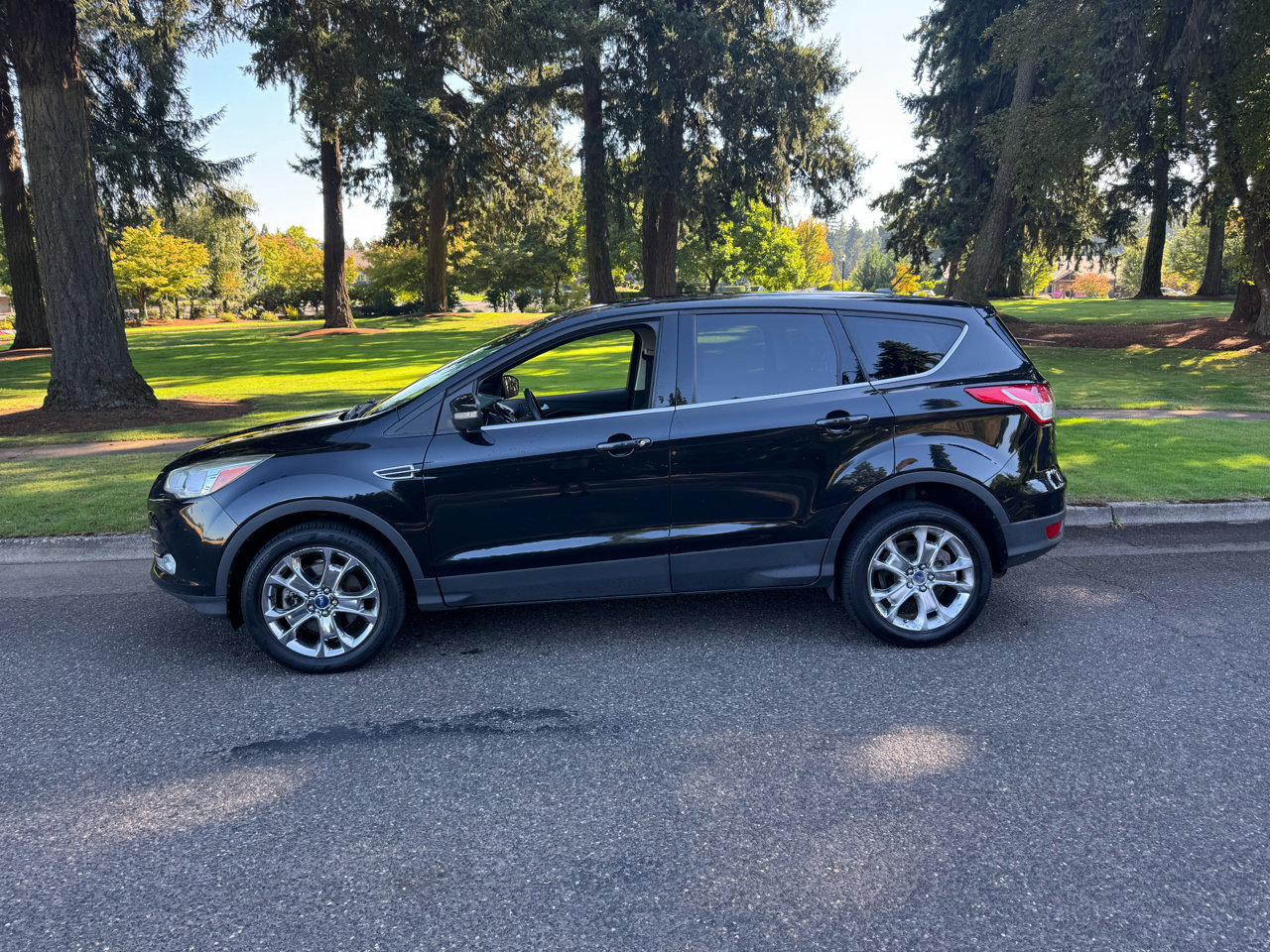 Used 2013 Ford Escape SEL image 2