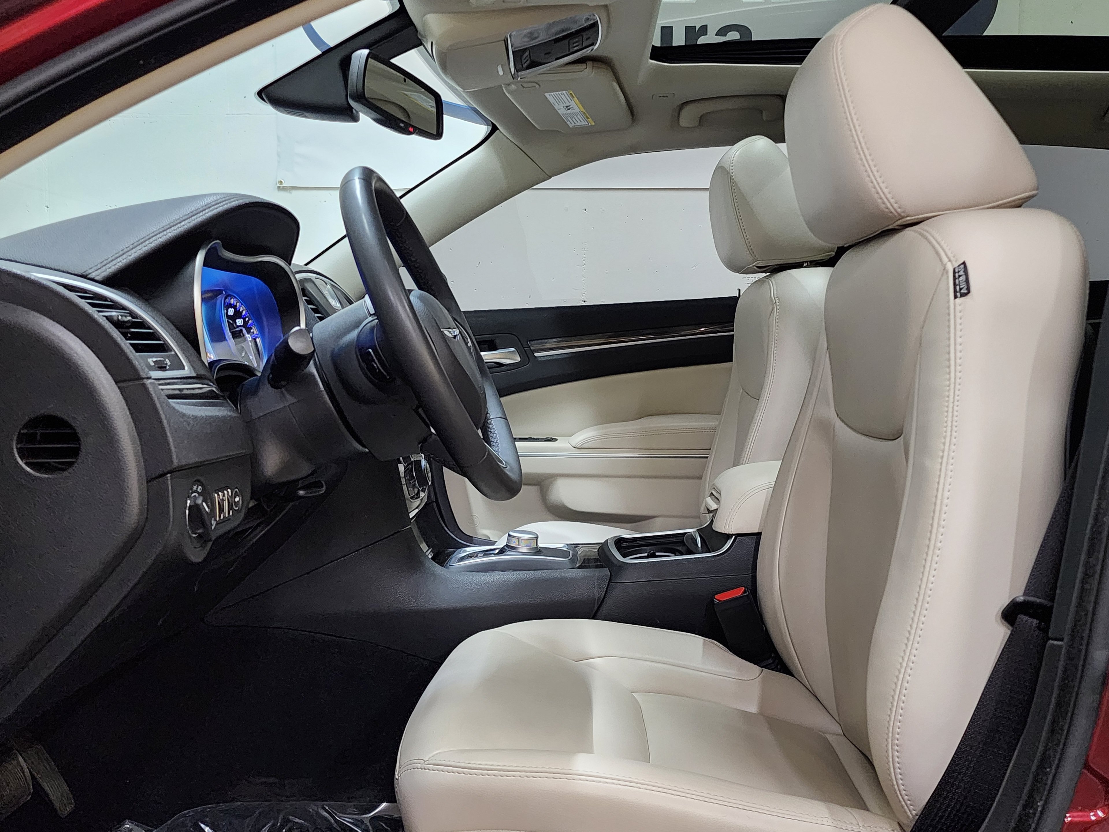 Used 2022 Chrysler 300 Touring L w/ Popular Equipment Group AWD/4WD image 15