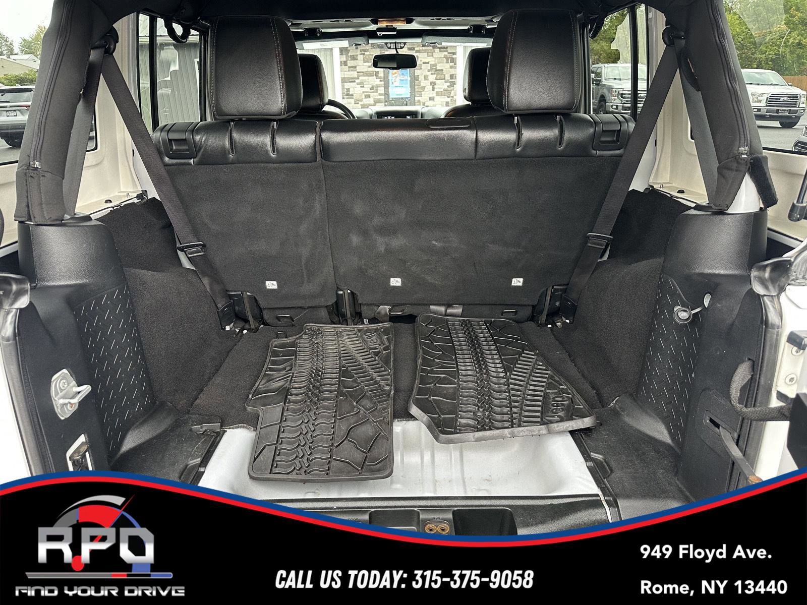Used 2017 Jeep Wrangler Unlimited Sahara w/ Connectivity Group image 17