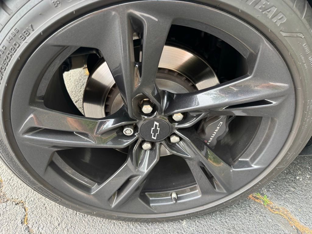 Used 2023 Chevrolet Camaro SS RWD image 9