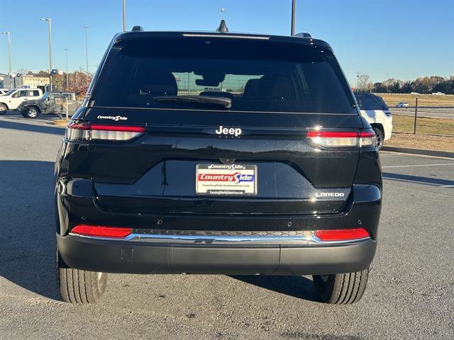New 2025 Jeep Grand Cherokee Laredo image 8