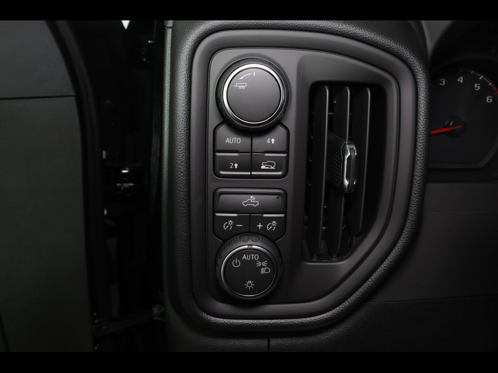 New 2026 Chevrolet Silverado 1500 Custom w/ Turbomax Blackout Package AWD/4WD image 10